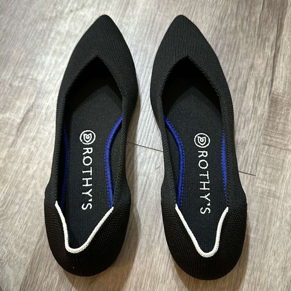 Rothy’s black flats